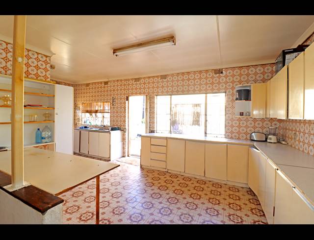 5 BEDROOM HOUSE FOR SALE IN ORANGE GROVE